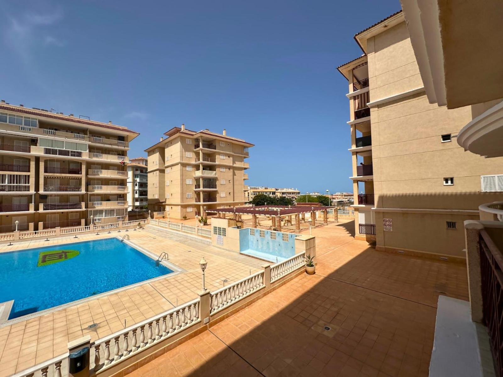 Cipres 4 Apartamento En Urbanizacion Con Piscina ตอร์เรเวียคา ภายนอก รูปภาพ